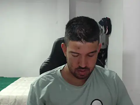 Axel11113 online show from November 4, 4:22 am