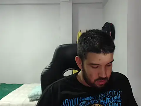 Axel11113 online show from November 20, 2:56 am