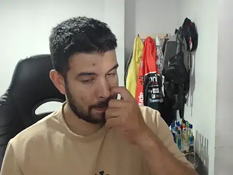 Axel11113 online show from November 24, 1:49 am