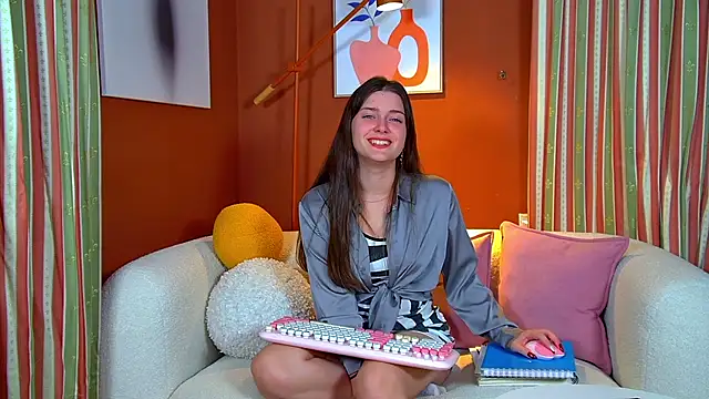 Snapshot of JessicaJewells chatting on September 21, 6:37 am JessicaJewells online show from September 21, 6:37 am