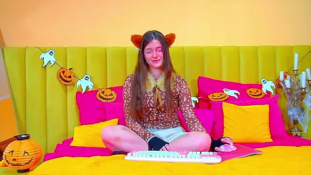 Snapshot of JessicaJewells chatting on October 28, 6:50 am JessicaJewells online show from October 28, 6:50 am