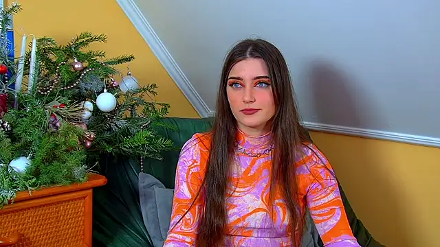 Snapshot of JessicaJewells chatting on December 14, 7:29 pm JessicaJewells online show from December 14, 7:29 pm