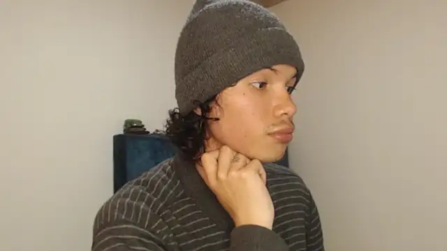 Snapshot of Xoxo_Smiles chatting on September 10, 6:19 pm Xoxo Smiles online show from September 10, 6:19 pm