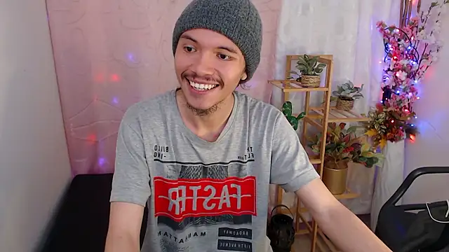 Xoxo Smiles online show from January 13, 3:06 pm