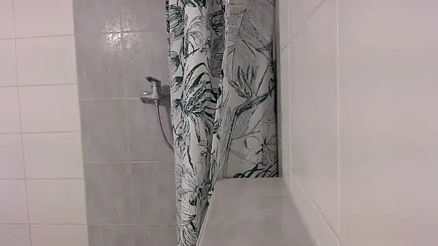 Snapshot of Hijuga chatting on November 22, 9:52 am Hijuga online show from November 22, 9:52 am