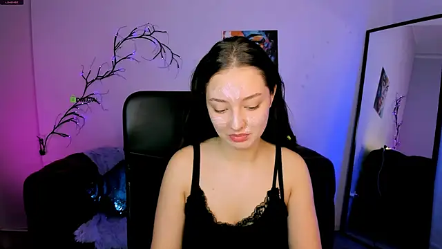 eva smiith  online show from November 7, 6:46 am