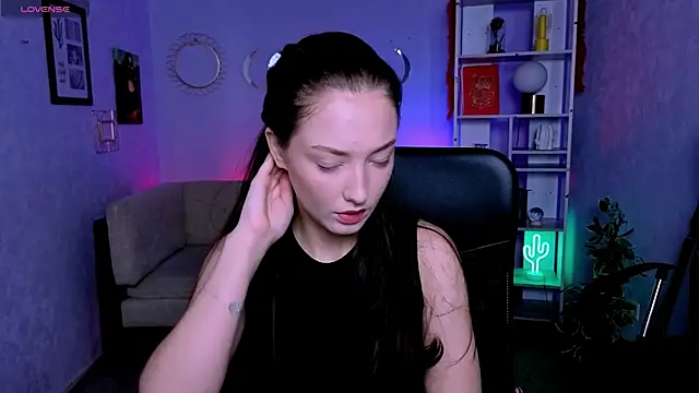 eva smiith  online show from June 2, 5:42 am