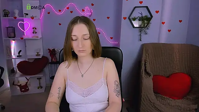 eva smiith  online show from June 5, 5:58 am
