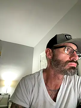 Snapshot of drew873 chatting on December 4, 8:45 am drew873 online show from December 4, 8:45 am