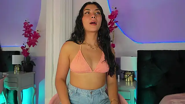  HAANNAH  online show from September 15, 7:47 pm