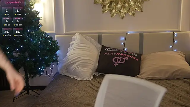 Esmie Smile online show from January 11, 12:26 am