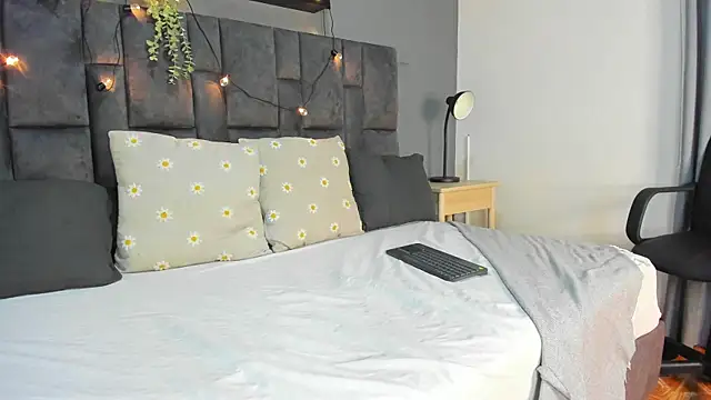 RiriiBrunette   online show from November 15, 7:43 pm