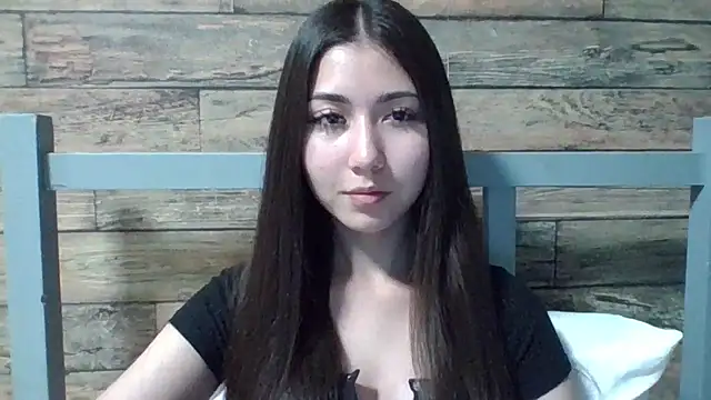 Virginia Hicks online show from October 8, 6:16 pm