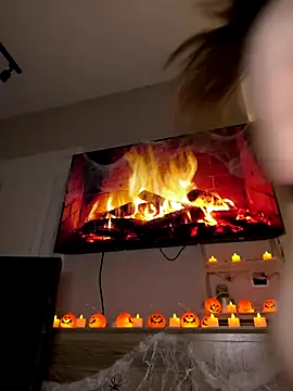 Snapshot of Bambi-Live chatting on November 1, 7:05 pm Bambi-Live online show from November 1, 7:05 pm