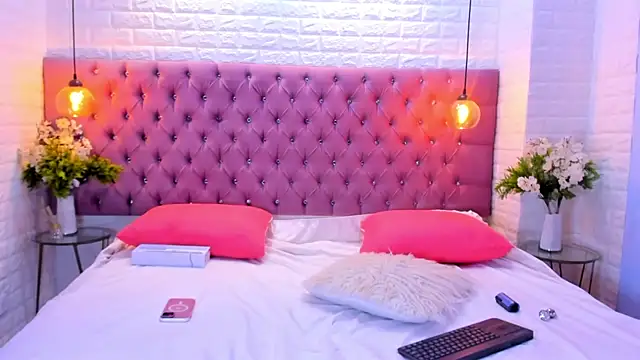 amber sparkle online show from September 18, 12:51 pm