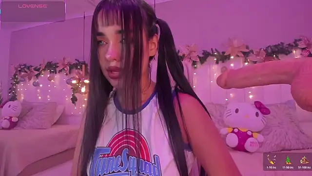 Snapshot of Rachell_Ross_ chatting on December 15, 8:13 pm Rachell Ross online show from December 15, 8:13 pm