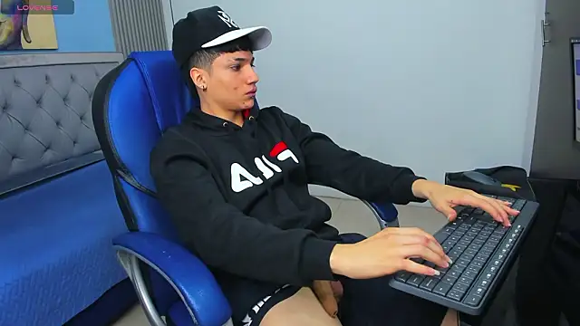 SamBlack  online show from February 14, 12:46 pm