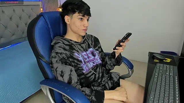 SamBlack  online show from May 9, 1:16 pm