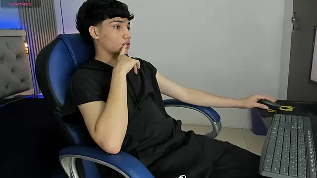 SamBlack  online show from May 22, 1:17 pm