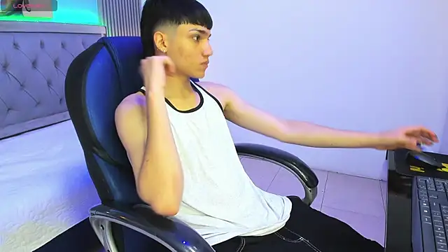 SamBlack  online show from June 29, 1:44 pm