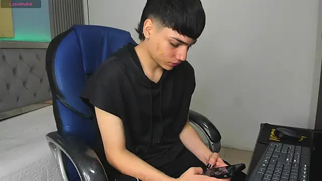 SamBlack  online show from July 3, 1:17 pm