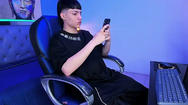 SamBlack  online show from July 17, 1:40 pm