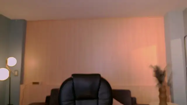 Snapshot of AgathaKondo_ chatting on December 15, 1:21 am AgathaKondo online show from December 15, 1:21 am