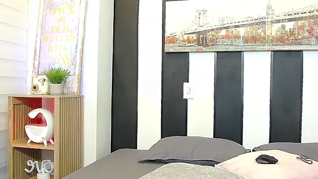 ParisRoux online show from February 22, 1:31 pm