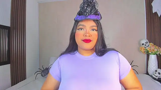 Snapshot of RileyDolly chatting on October 28, 3:43 am RileyDolly online show from October 28, 3:43 am