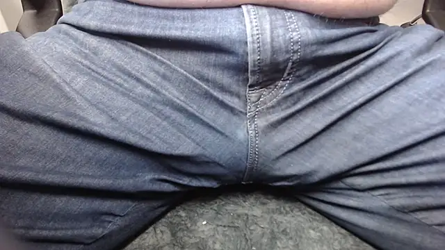 Snapshot of OldGermanMan chatting on April 23, 2:52 pm OldGermanMan online show from April 23, 2:52 pm
