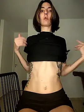 Snapshot of sweetsinxxx chatting on June 14, 3:30 am sweetsinxxx online show from June 14, 3:30 am