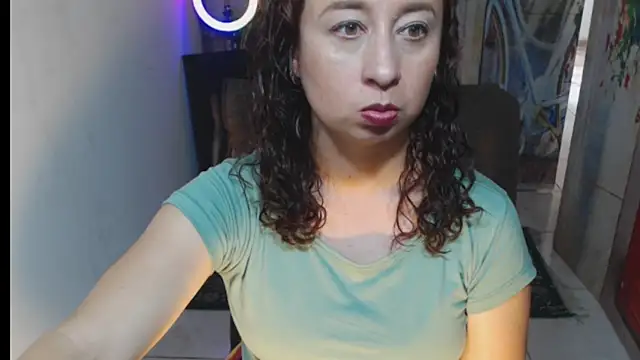 Milf Valeria online show from December 4, 5:21 pm