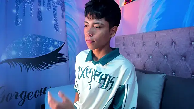 MaxiWildd online show from February 4, 12:33 pm