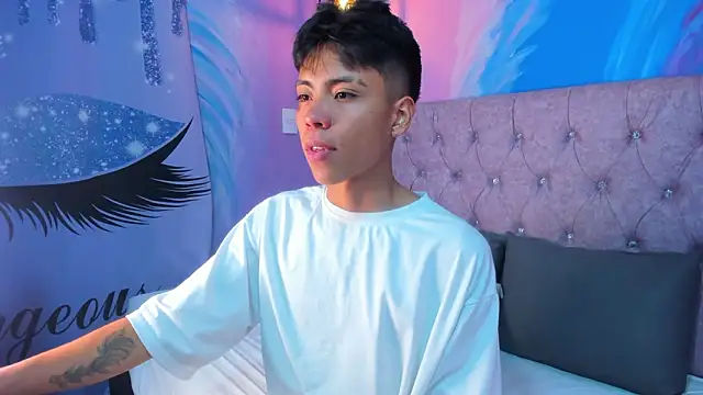 MaxiWildd online show from March 6, 12:45 pm