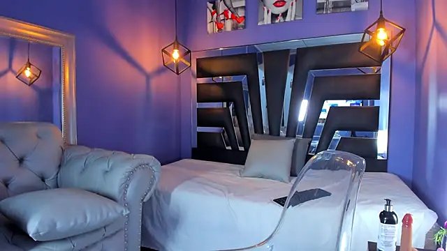 Snapshot of anne-brown13 chatting on October 15, 7:14 pm anne-brown13 online show from October 15, 7:14 pm