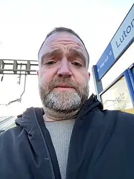 Snapshot of Dilfcam101 chatting on November 17, 9:15 am Dilfcam101 online show from November 17, 9:15 am