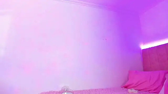 gabi steele online show from December 3, 4:27 pm