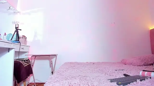 gabi steele online show from December 13, 8:25 pm