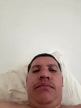 Snapshot of michael877675 chatting on September 25, 2:21 pm michael877675 online show from September 25, 2:21 pm