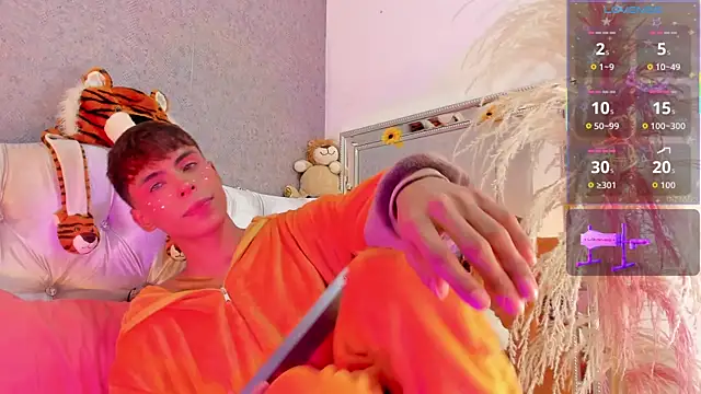 Snapshot of PrincePoppy chatting on September 8, 8:30 pm PrincePoppy online show from September 8, 8:30 pm