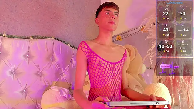 Snapshot of PrincePoppy chatting on September 14, 8:19 pm PrincePoppy online show from September 14, 8:19 pm