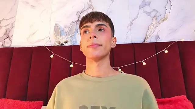 Snapshot of PrincePoppy chatting on September 29, 8:35 pm PrincePoppy online show from September 29, 8:35 pm