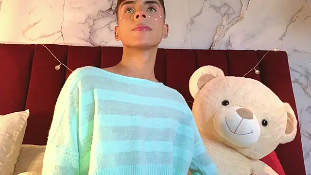 Snapshot of PrincePoppy chatting on October 2, 8:38 pm PrincePoppy online show from October 2, 8:38 pm