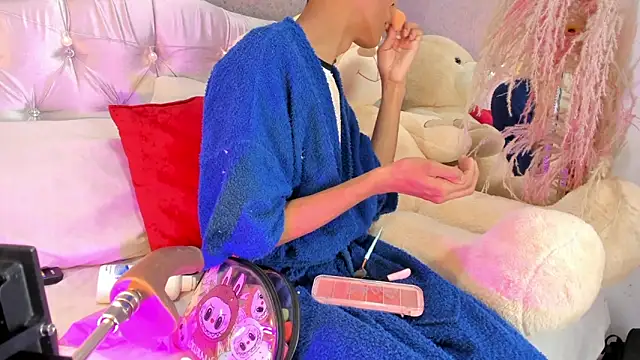 Snapshot of PrincePoppy chatting on October 6, 8:39 pm PrincePoppy online show from October 6, 8:39 pm