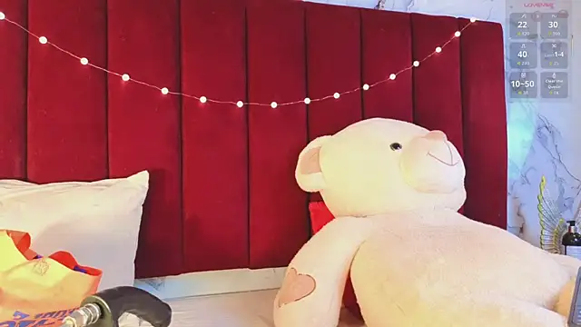 Snapshot of PrincePoppy chatting on November 18, 9:19 pm PrincePoppy online show from November 18, 9:19 pm