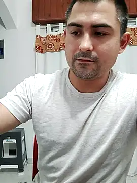 Snapshot of Bradd_32 chatting on March 1, 3:41 am Bradd 32 online show from March 1, 3:41 am