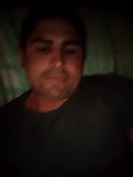 Snapshot of Bradd_32 chatting on March 26, 11:05 am Bradd 32 online show from March 26, 11:05 am