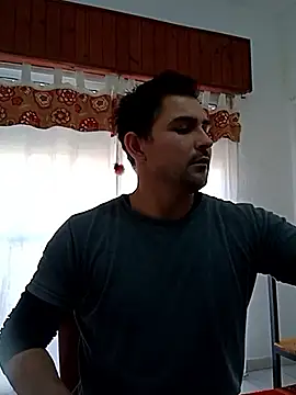 Bradd 32 online show from May 30, 5:21 pm