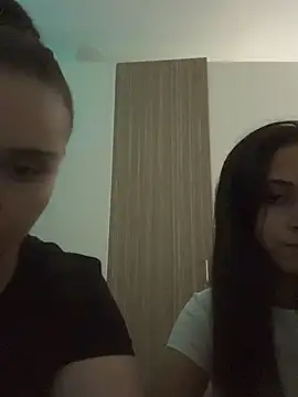 Snapshot of FemmeAffair chatting on October 19, 7:25 pm FemmeAffair online show from October 19, 7:25 pm