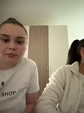 Snapshot of FemmeAffair chatting on February 8, 10:24 pm FemmeAffair online show from February 8, 10:24 pm